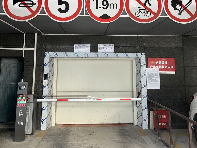 Electric Mechanical Elevator